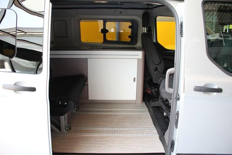 Gebraucht Ford Transit 131 PS (96 kW) 2022 Silber Van / Kleinbus