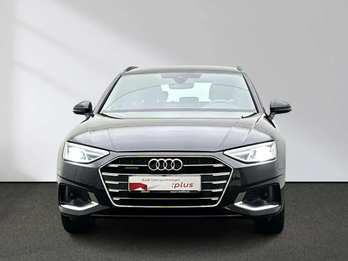 Używany Audi A4 Advanced 204 KM (150 kW) 2023 Czarny Kombi