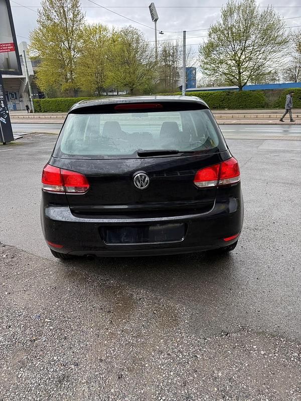 Gebraucht VW Golf VI 105 PS (77 kW) 2010 Schwarz Kleinwagen