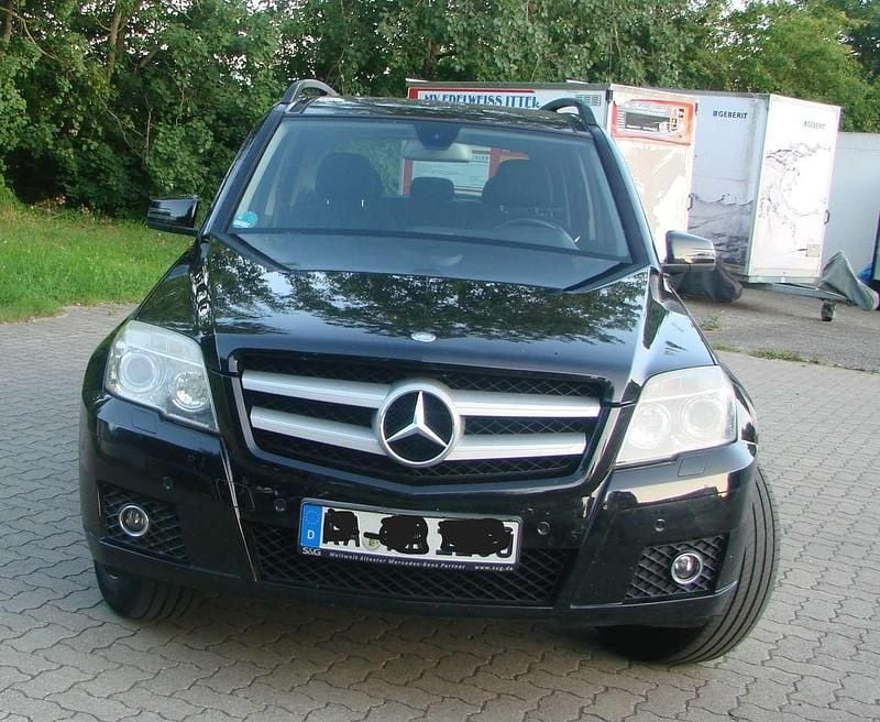 Schwarz Gebraucht 2009 Mercedes GLK220 SUV | 9.370 € (Fairer Preis) - Bild 1/4