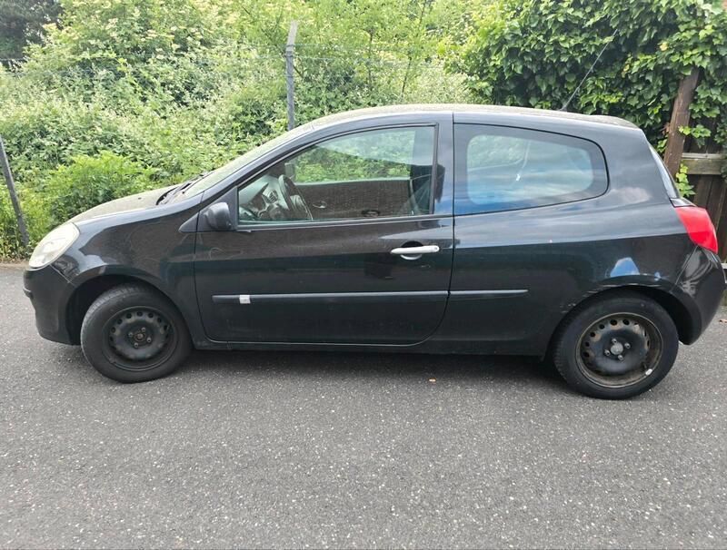 Schwarz Gebraucht 2008 Renault Clio II Kleinwagen | 600 € - Bild 1/4