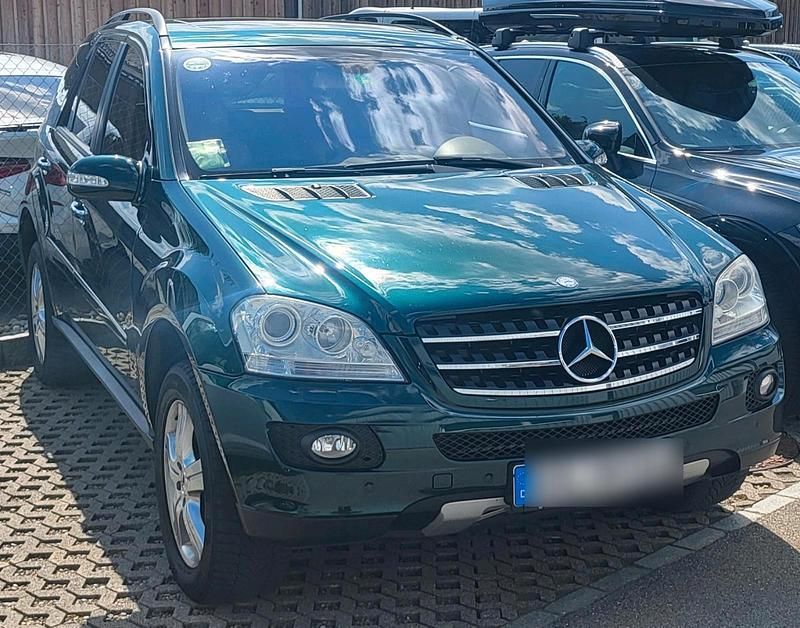 Grün Gebraucht 2006 Mercedes ML500 SUV | 14.000 € - Bild 1/4