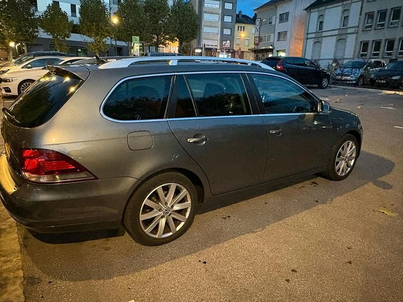 Gebraucht VW Golf VI 140 PS (102 kW) 2011 Grau Kleinwagen