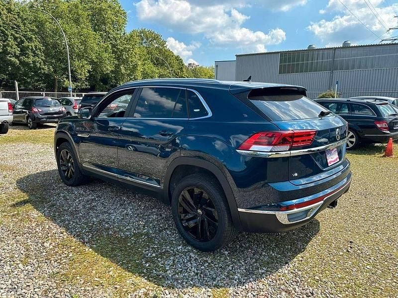 Blau Gebraucht 2023 VW Atlas Sportline SUV | 52.999 € - Bild 1/4
