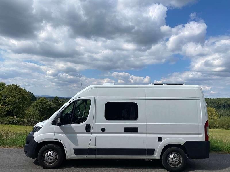 Weiß Gebraucht 2020 Citroën Jumper Van / Kleinbus | 40.900 € - Bild 1/4