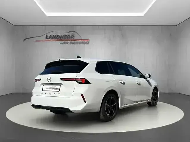 Gebraucht Opel Astra 131 PS (96 kW) 2024 Arktis weiss Kleinwagen