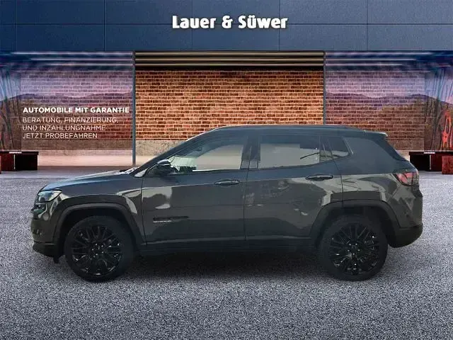 Gebraucht Jeep Compass 131 PS (96 kW) 2022 Grau SUV