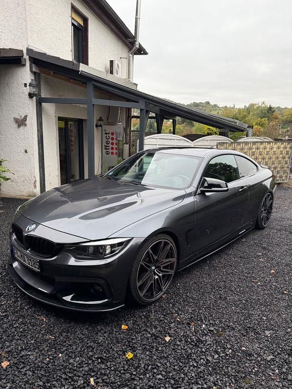 Grau Gebraucht 2018 BMW 430 M Sport Coupé | 25.600 € (Fairer Preis) - Bild 1/4