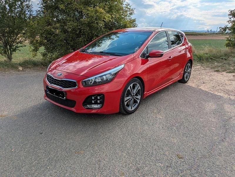 Rot Gebraucht 2015 Kia Ceed GT GT-Line Limousine | 8.500 € (Fairer Preis) - Bild 1/4