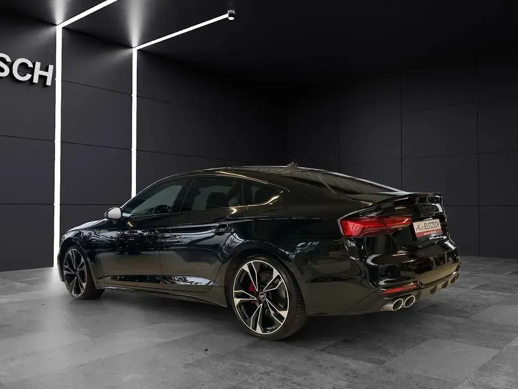 Gebraucht Audi S5 Sportback Ambiente 341 PS (250 kW) 2023 Mythosschwarz metallic Kleinwagen