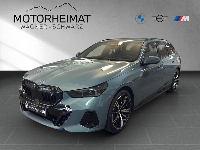 Gebraucht BMW i5 Performance 250 kW (340 PS) 2025 Cape york gruen Kombi
