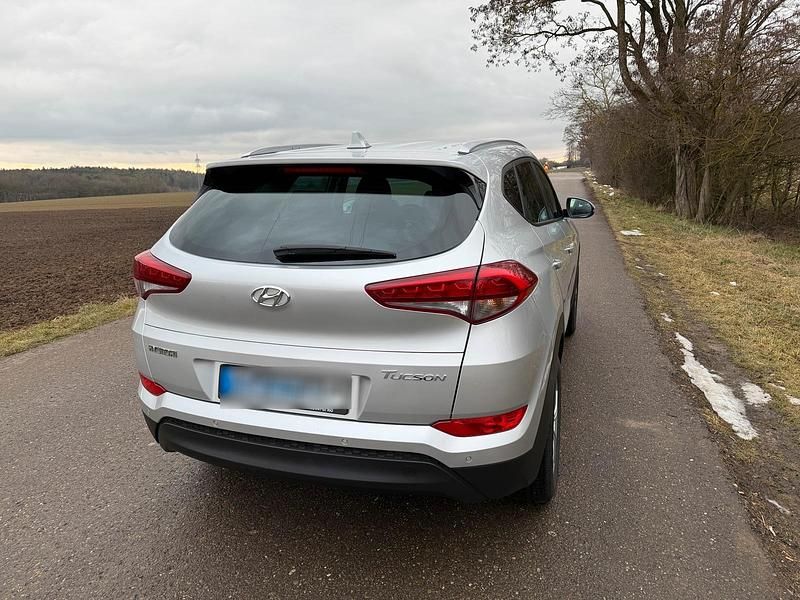 Gebraucht Hyundai Tucson 116 PS (85 kW) 2017 Grau SUV