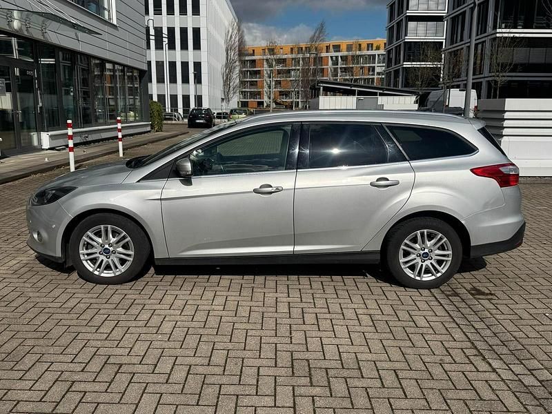 Gebraucht Ford Focus Titanium 140 PS (102 kW) 2014 Silber Kombi