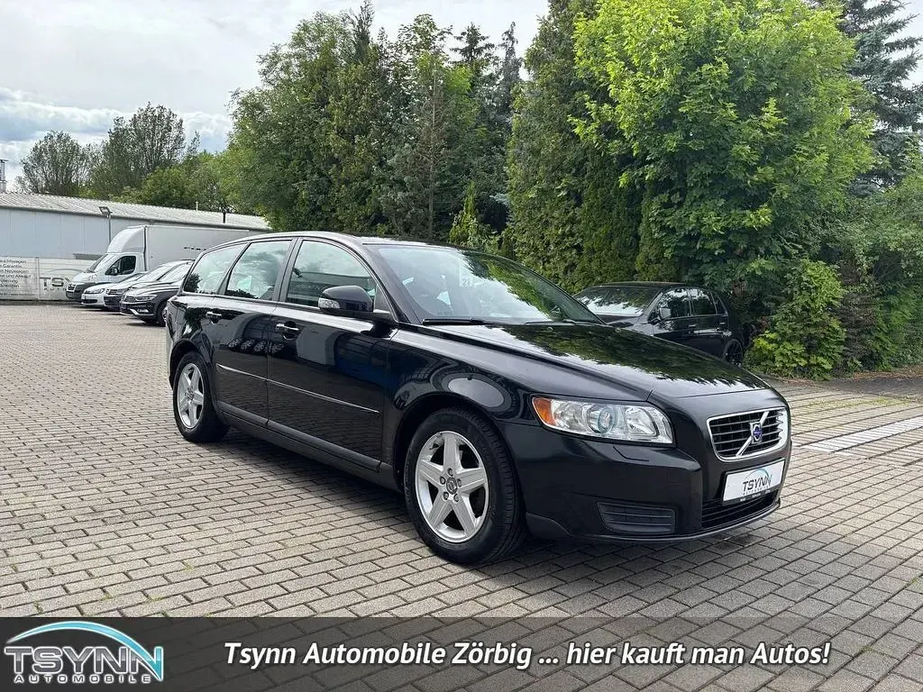 Gebraucht Volvo V50 109 PS (80 kW) 2010 Black stone solid / solid Kombi