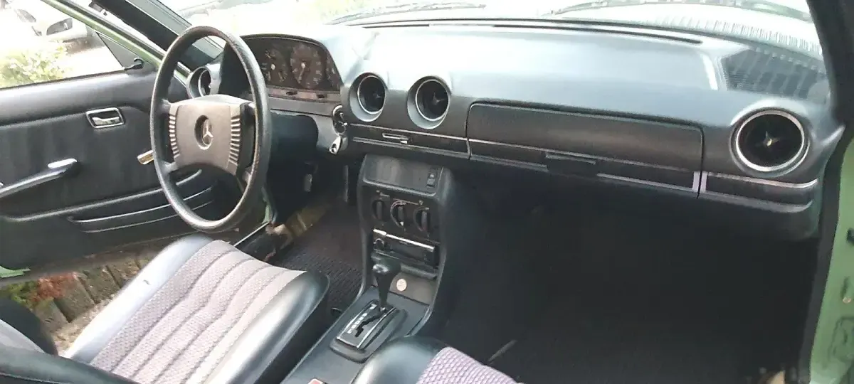 Gebraucht Mercedes 200 94 PS (69 kW) 1978 Limousine
