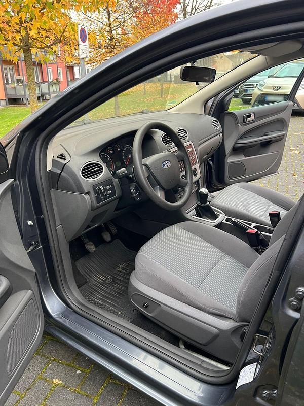 Gebraucht Ford Focus 101 PS (74 kW) 2005 Limousine