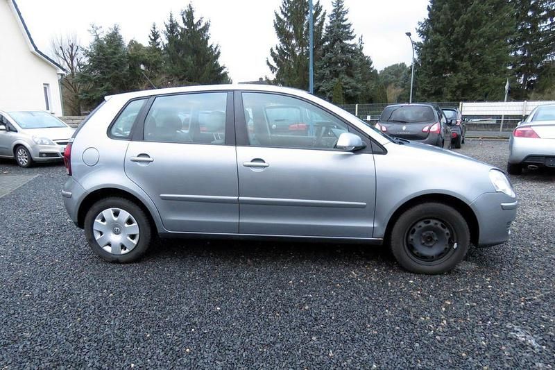 Gebraucht VW Polo 64 PS (47 kW) 2005 Silber Kleinwagen