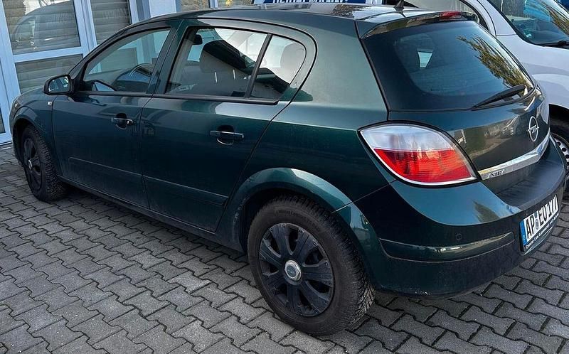 Gebraucht Opel Astra 90 PS (66 kW) 2005 Grün Limousine