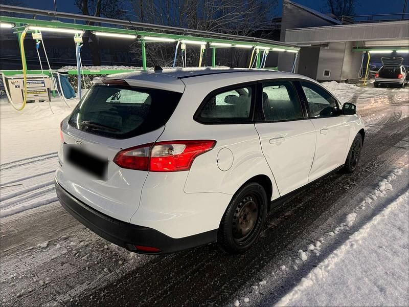 Gebraucht Ford Focus 105 PS (77 kW) 2012 Kombi