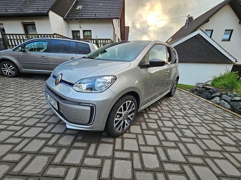 Grau Gebraucht 2021 VW e-up! Kleinwagen | 13.799 € (Fairer Preis) - Bild 1/4