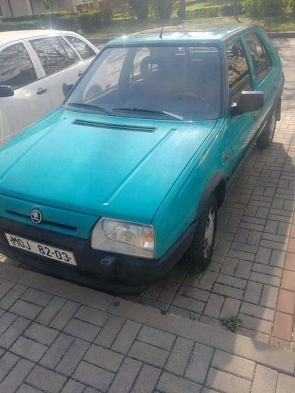 Grün Gebraucht 1993 Skoda Favorit Kleinwagen | 2.000 € - Bild 1/4