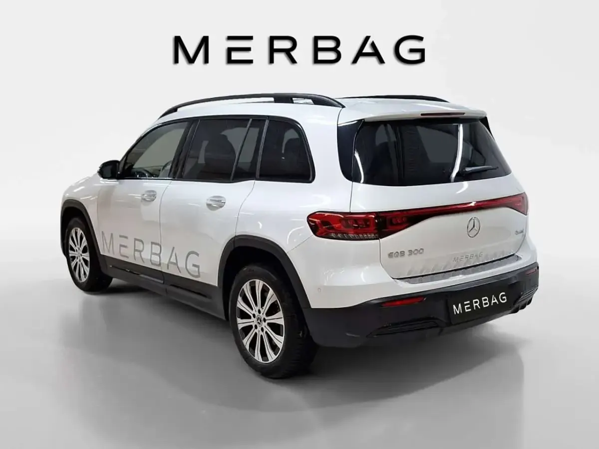 Gebraucht Mercedes EQB300 AMG 167 kW (228 PS) 2024 Digitalweiß SUV