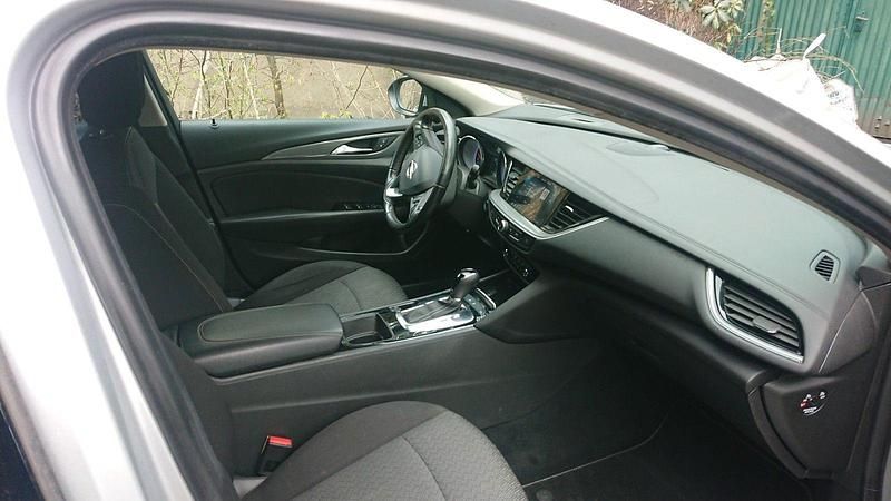 Gebraucht Opel Insignia Business 170 PS (125 kW) 2018 Silber Kombi