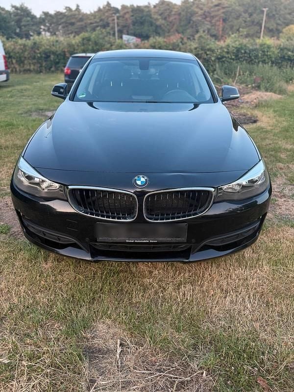 Schwarz Gebraucht 2013 BMW 318 Gran Turismo Limousine | 5.300 € (Superpreis) - Bild 1/4