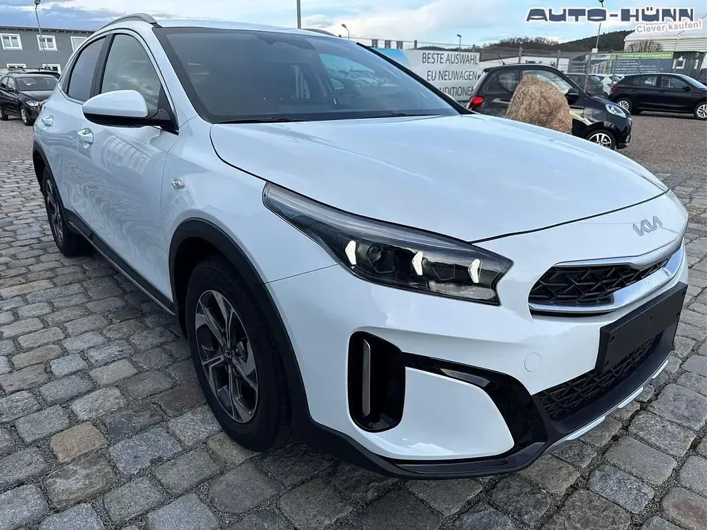 Neu Kia XCeed Style 150 PS (110 kW) 2026 Deluxewhite metallic SUV