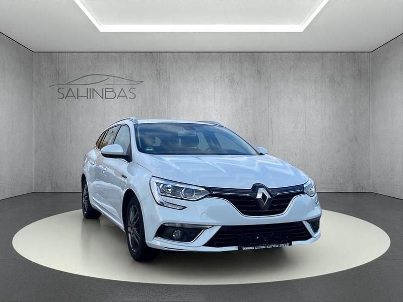 Gebraucht Renault Mégane IV Business 110 PS (80 kW) 2018 Weiß Limousine