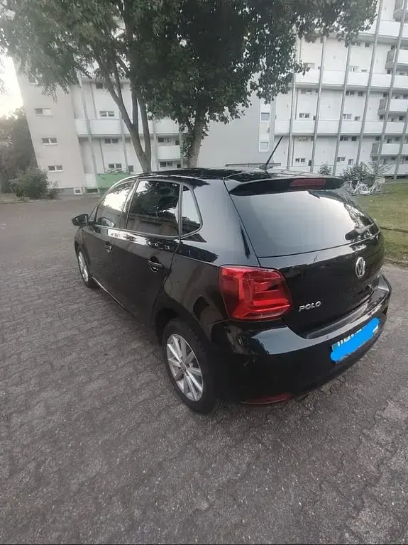 Gebraucht VW Polo LOUNGE 90 PS (66 kW) 2016 Schwarz Limousine