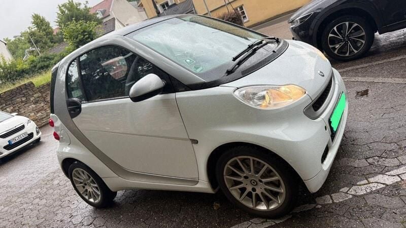 Silber Gebraucht 2011 Smart ForTwo Coupé Kleinwagen | 3.999 € (Guter Preis) - Bild 1/4