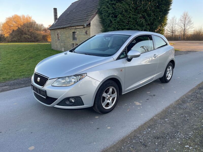 Silber Gebraucht 2011 Seat Ibiza SC Stylance Kleinwagen | 3.900 € (Fairer Preis) - Bild 1/4