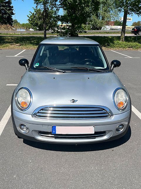 Grau Gebraucht 2008 Mini ONE Kleinwagen | 3.400 € (Fairer Preis) - Bild 1/4