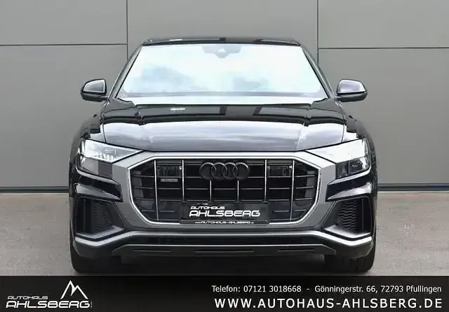 Używany Audi Q8 S-Line 286 KM (210 kW) 2019 Czarny SUV