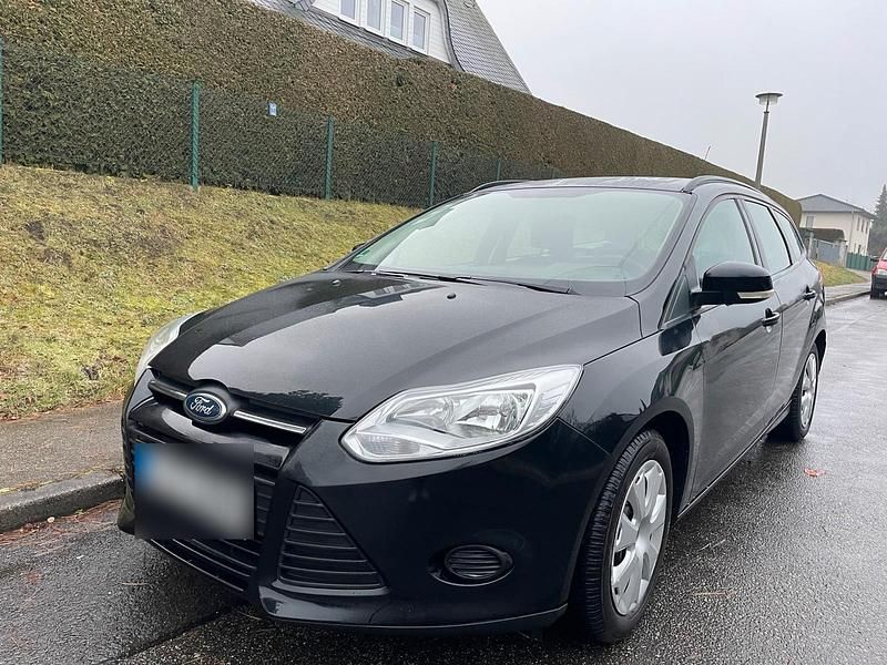 Gebraucht Ford Focus 125 PS (91 kW) 2011 Schwarz Kombi