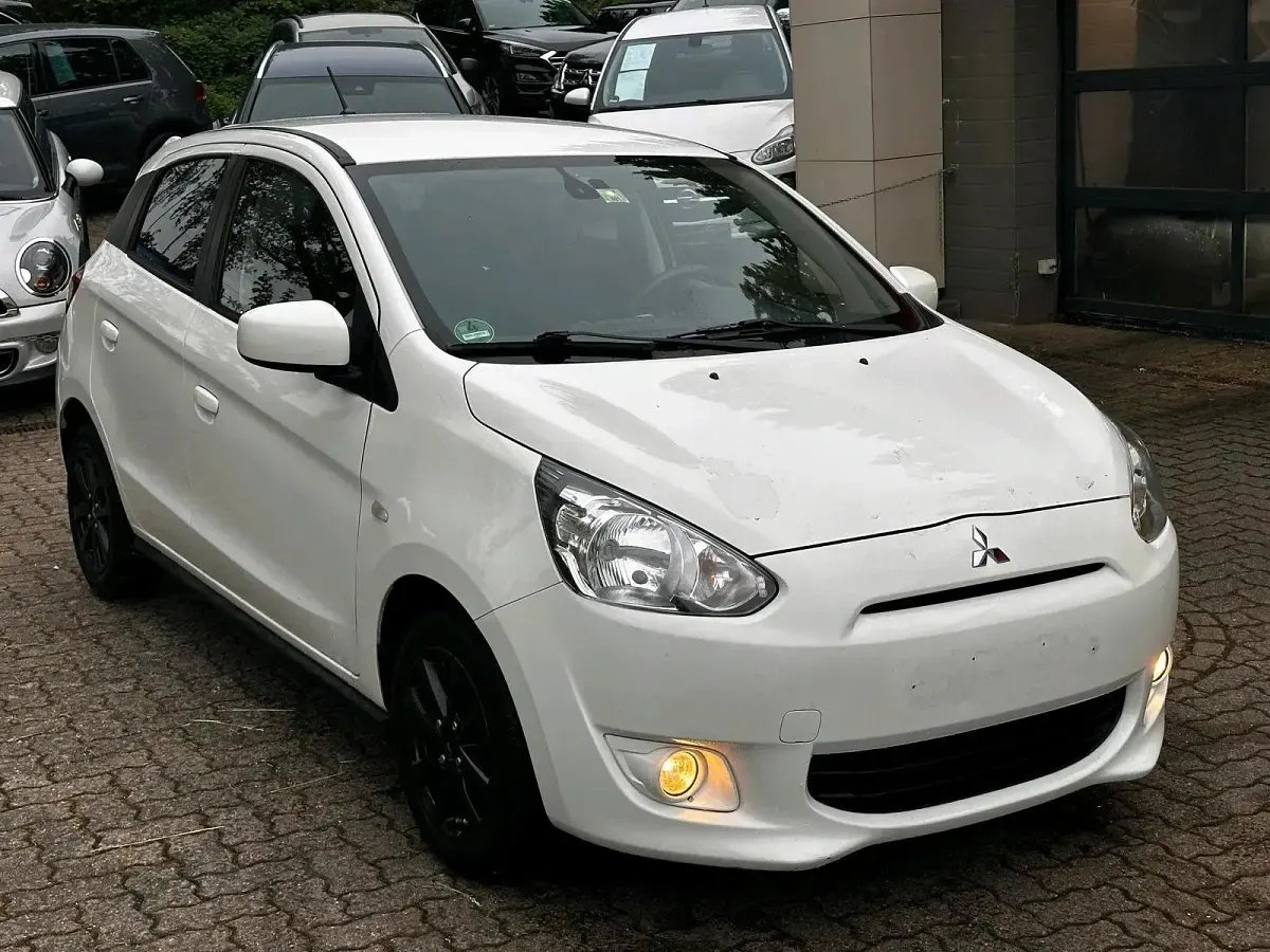 Gebraucht Mitsubishi Space Star 80 PS (58 kW) 2016 Weiß Kleinwagen