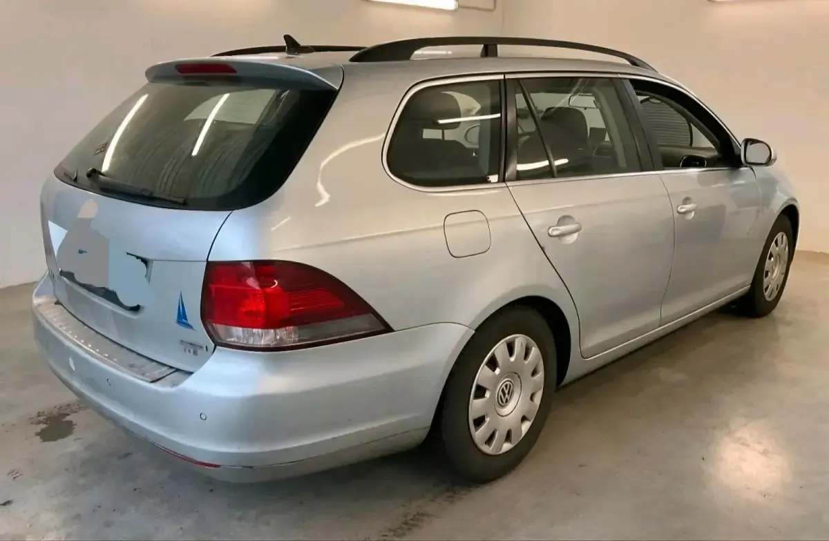 Gebraucht VW Golf VI Comfortline 105 PS (77 kW) 2011 Silber Kleinwagen