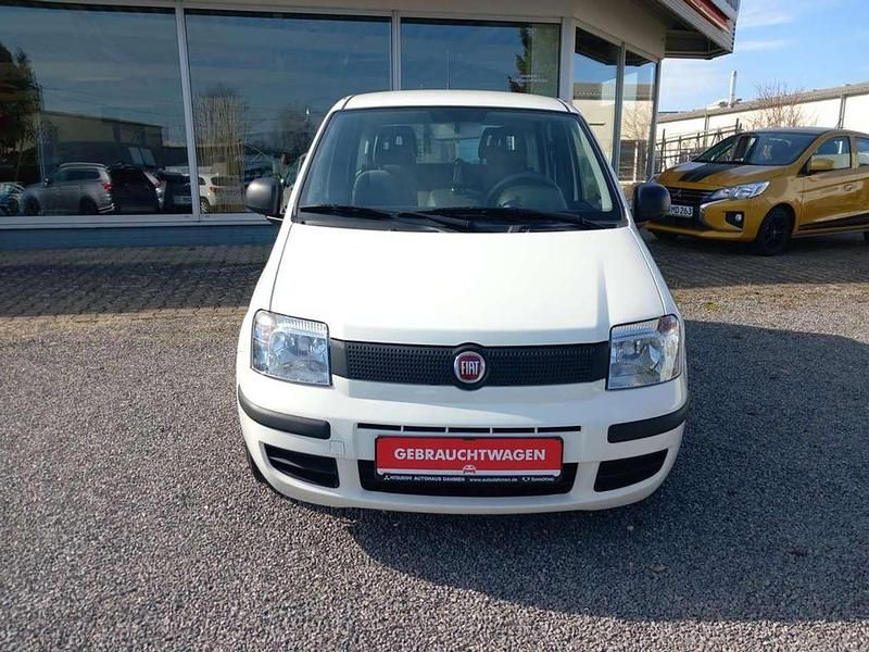 Weiss Gebraucht 2012 Fiat Panda Kleinwagen | 4.950 € (Fairer Preis) - Bild 1/4