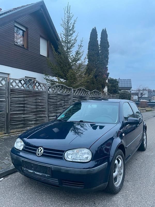 Gebraucht VW Golf IV 105 PS (77 kW) 2001 Blau Kleinwagen