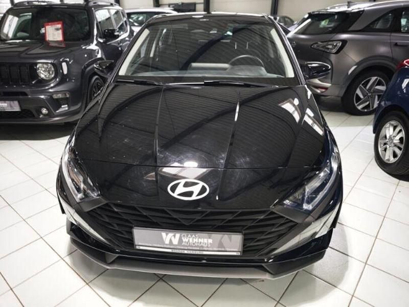 Gebraucht Hyundai i20 Select 79 PS (58 kW) 2025 Schwarz Kleinwagen