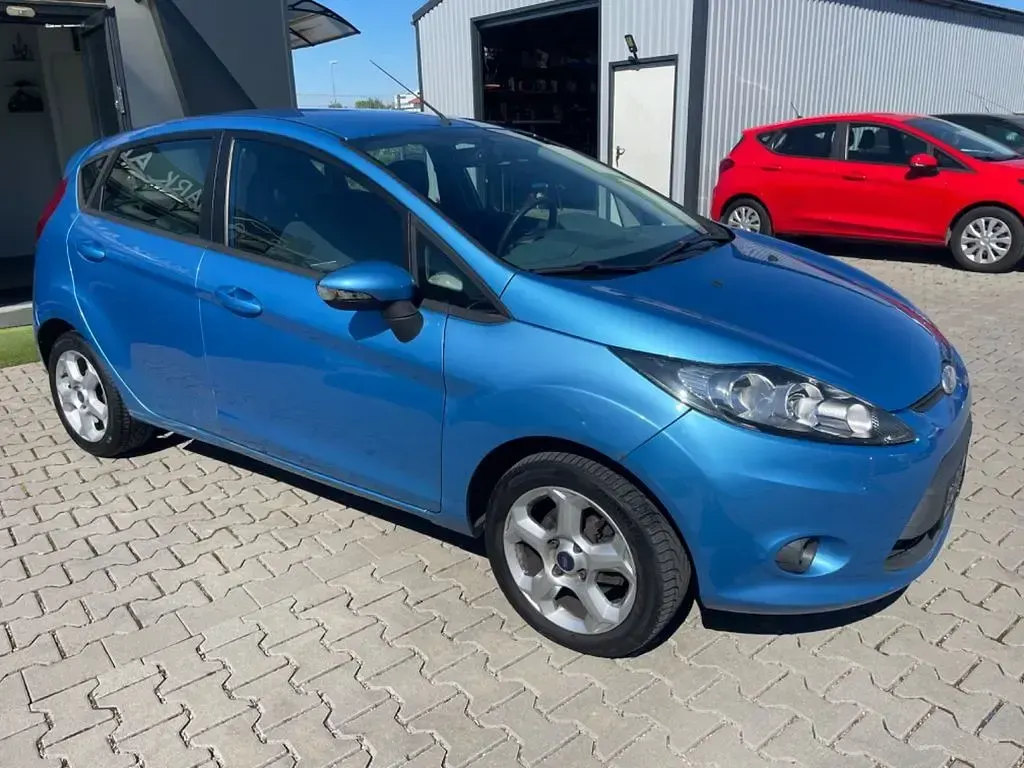 Usata Ford Fiesta Trend 60 CV (44 kW) 2010 Blu Berlina