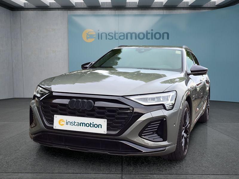 Grau Gebraucht 2024 Audi Q8 e-tron S-Line SUV | 63.099 € (Fairer Preis) - Bild 1/4