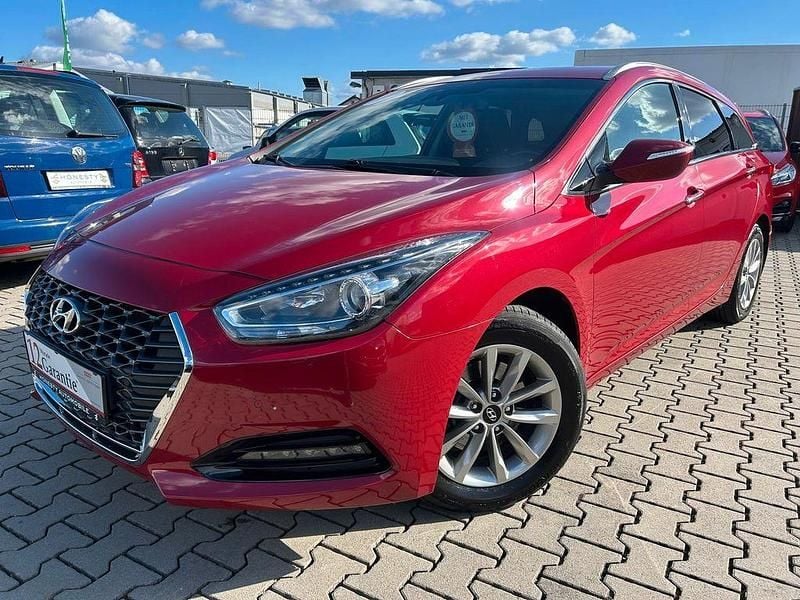 Gebraucht Hyundai i40 Space 135 PS (99 kW) 2018 Rot Kombi
