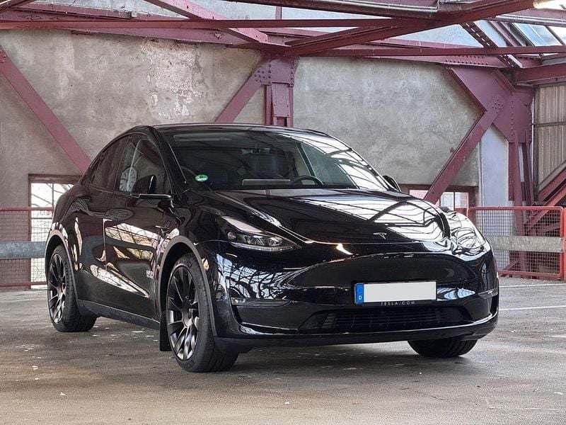 Schwarz Gebraucht 2022 Tesla Model Y SUV | 33.500 € (Fairer Preis) - Bild 1/4