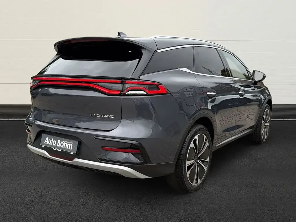 Gebraucht BYD Tang 380 kW (517 PS) 2026 Mountain grey SUV