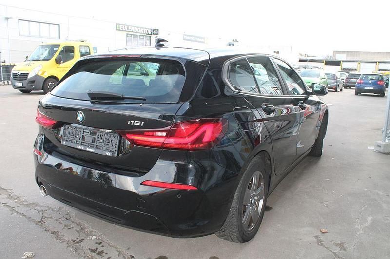 Gebraucht BMW 118 Advantage 136 PS (100 kW) 2023 Schwarz Kleinwagen