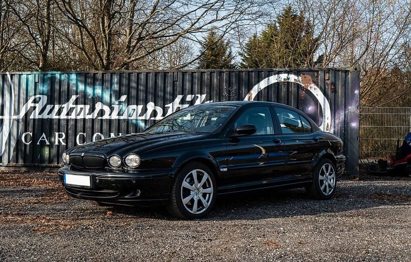 Second-hand Jaguar X-type 130 CP (95 kW) 2003 Negru Berlinǎ