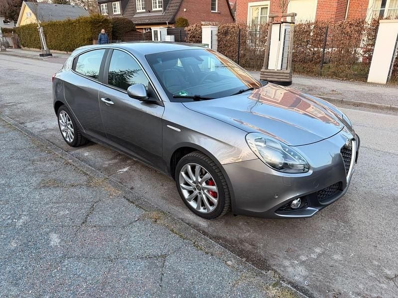 Gebraucht Alfa Romeo Giulietta Super 120 PS (88 kW) 2019 Grau Kleinwagen