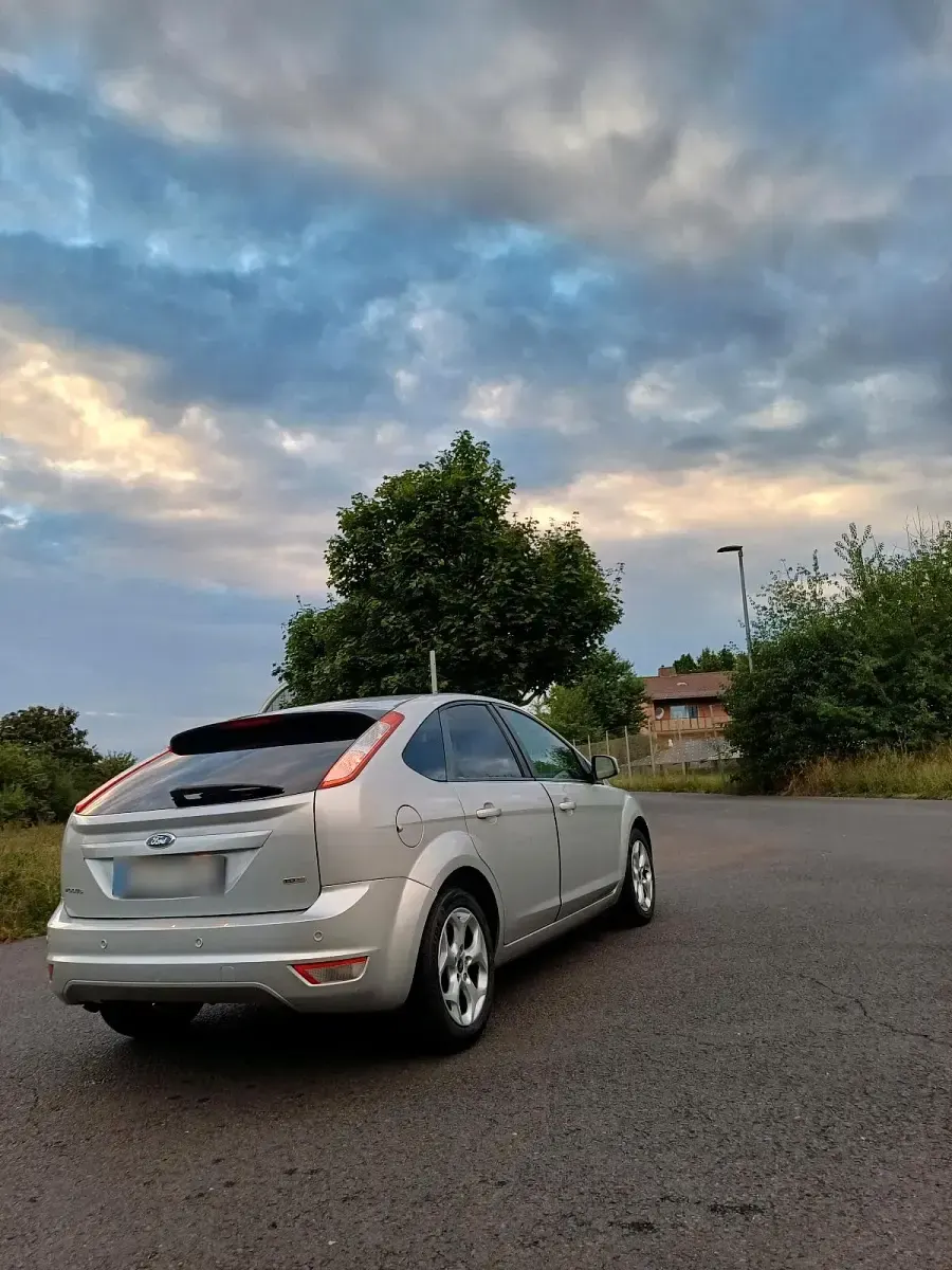 Gebraucht Ford Focus 2008 Grau Limousine